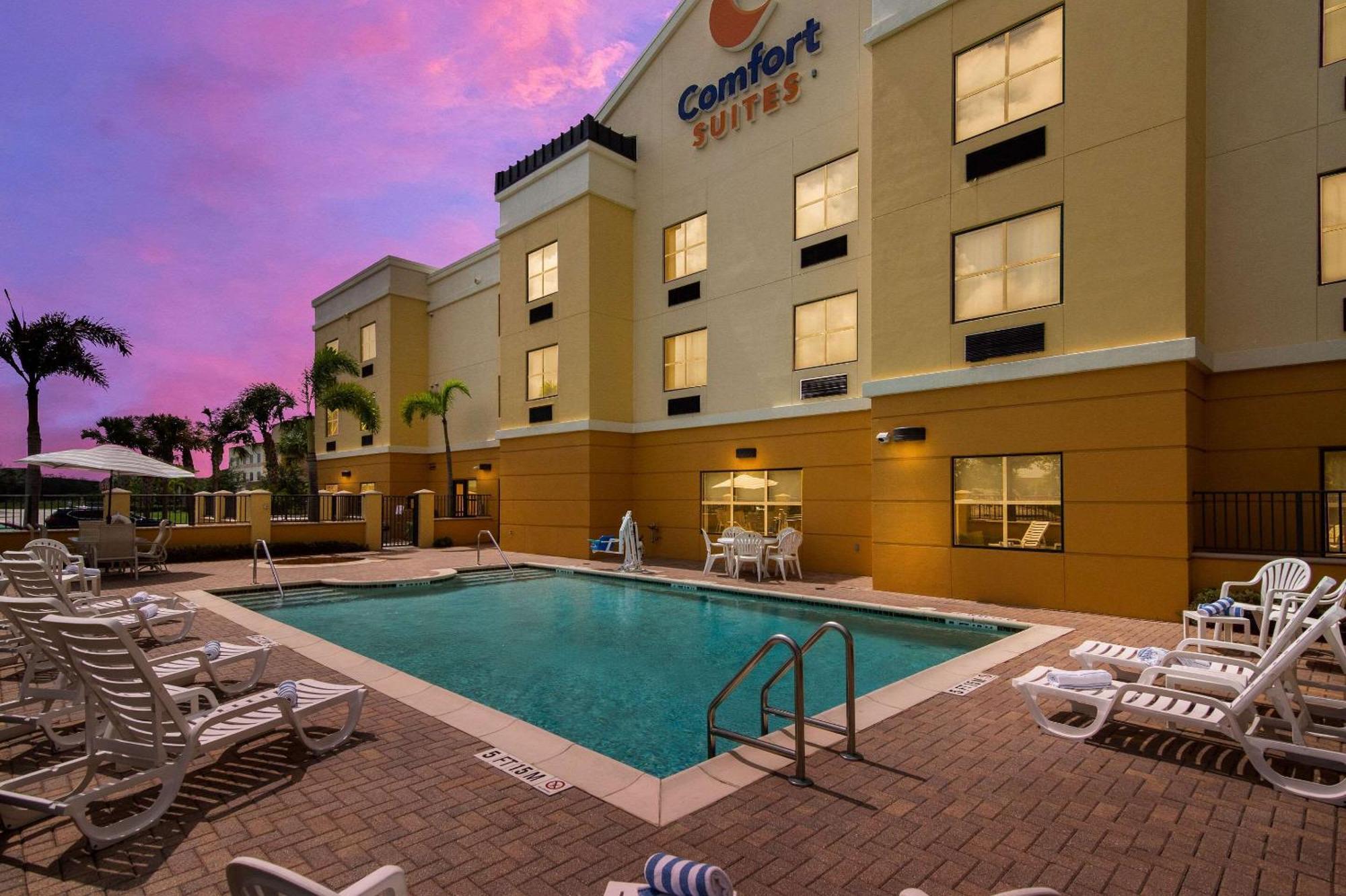 Comfort Suites Vero Beach I-95 Exteriör bild